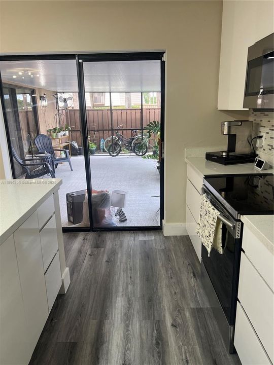 最近租的: $2,300 (2 贝兹, 2 浴室, 1236 平方英尺)