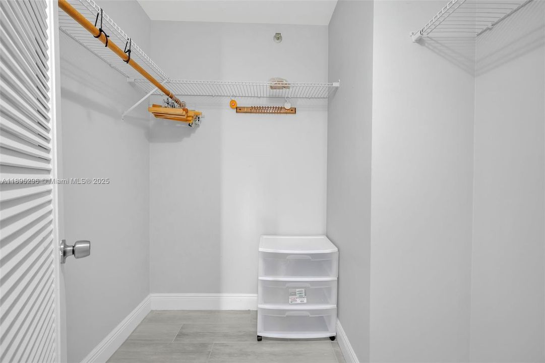 Active With Contract: $225,000 (2 beds, 2 baths, 1180 Square Feet)