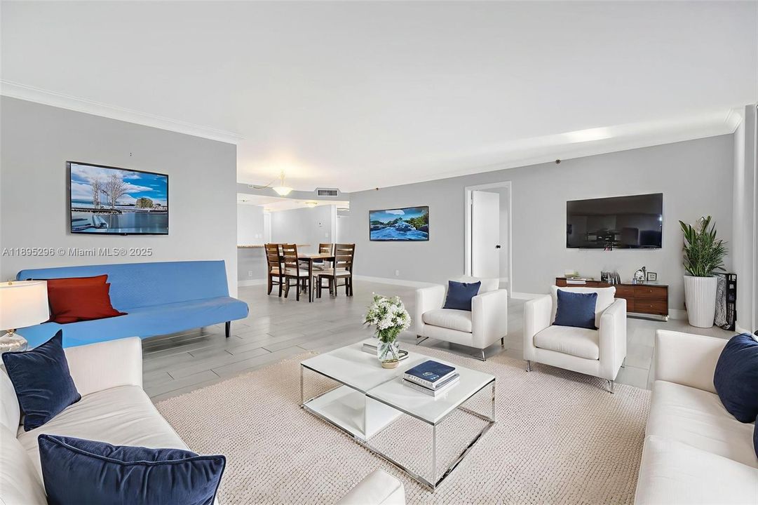 Active With Contract: $225,000 (2 beds, 2 baths, 1180 Square Feet)