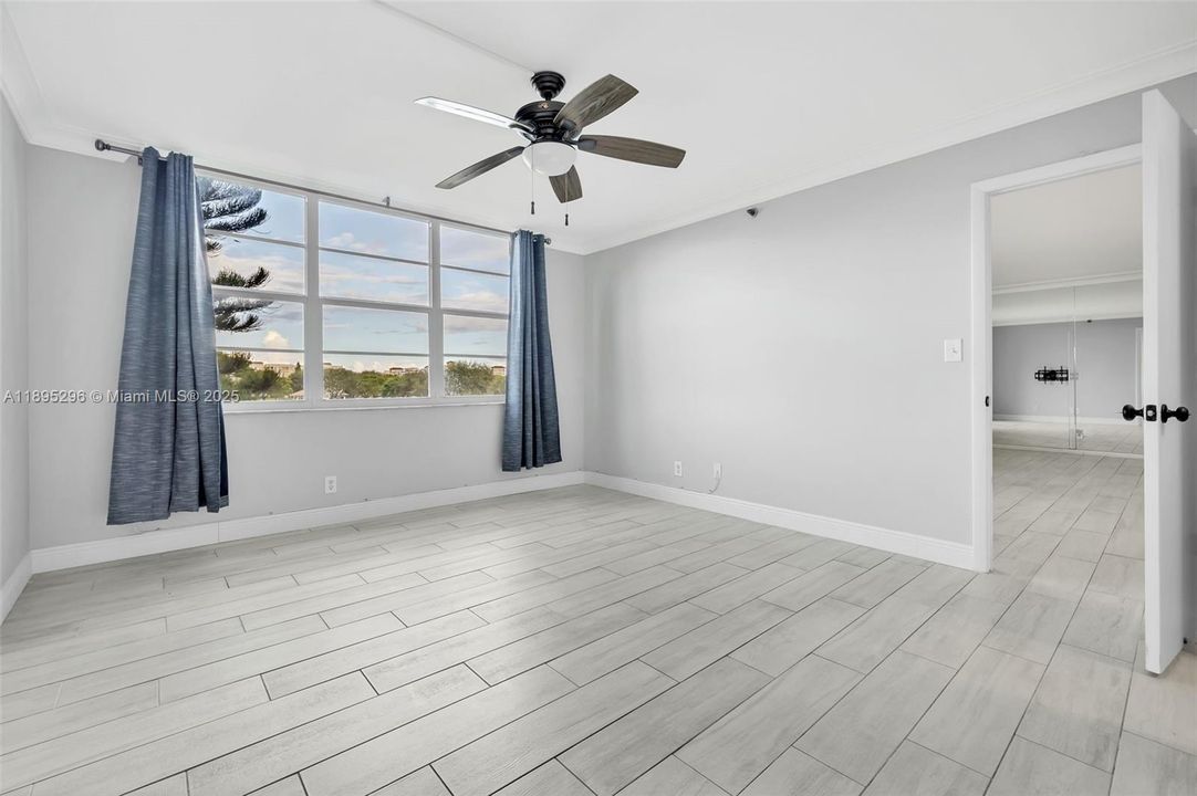 Active With Contract: $225,000 (2 beds, 2 baths, 1180 Square Feet)