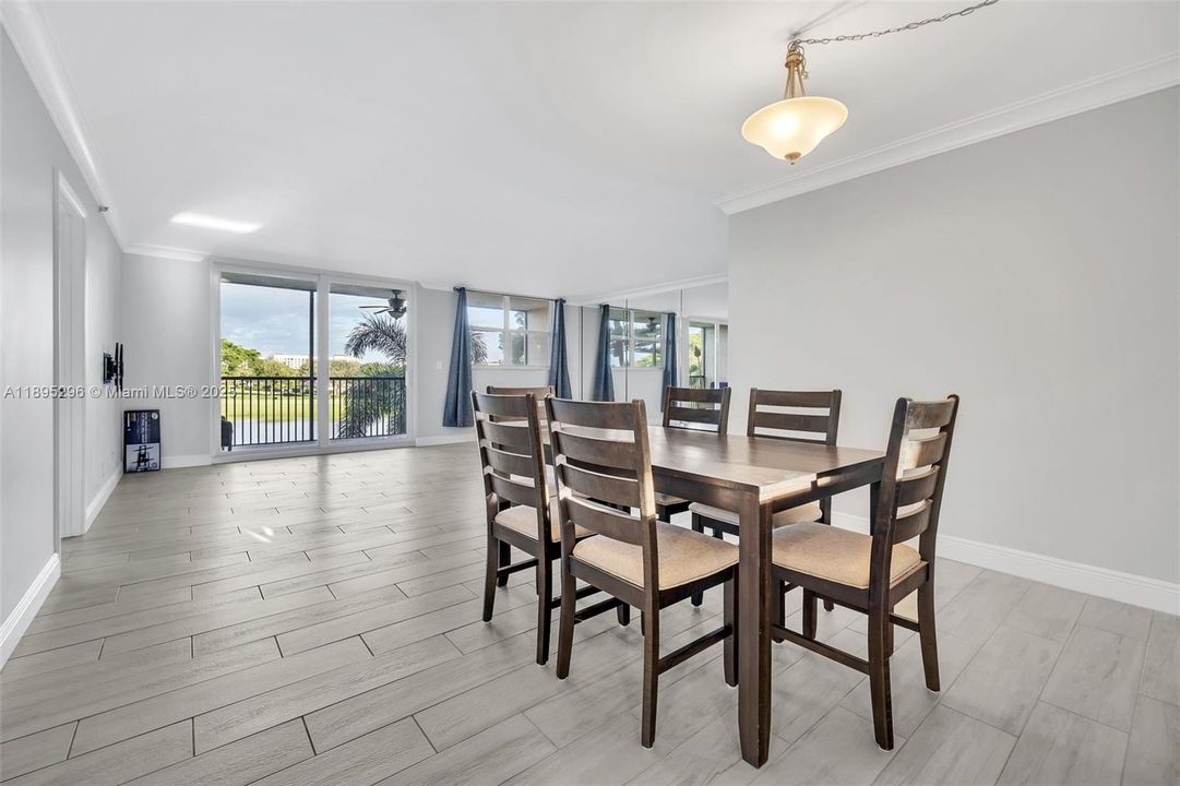 Active With Contract: $225,000 (2 beds, 2 baths, 1180 Square Feet)