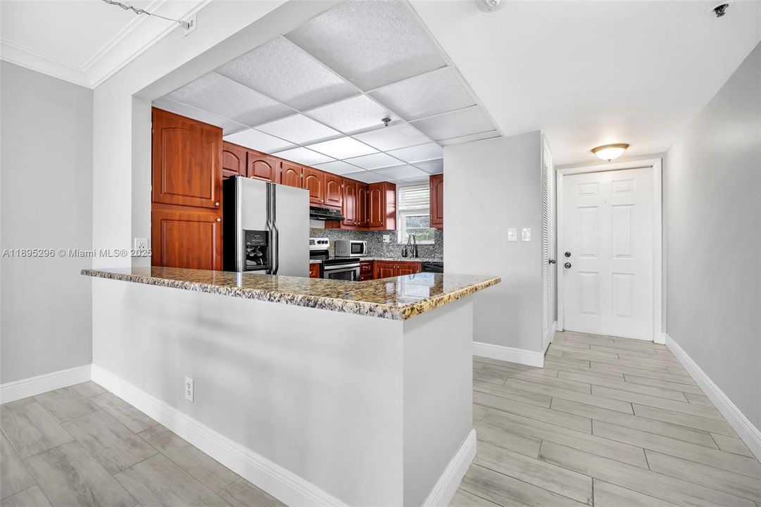 Active With Contract: $225,000 (2 beds, 2 baths, 1180 Square Feet)