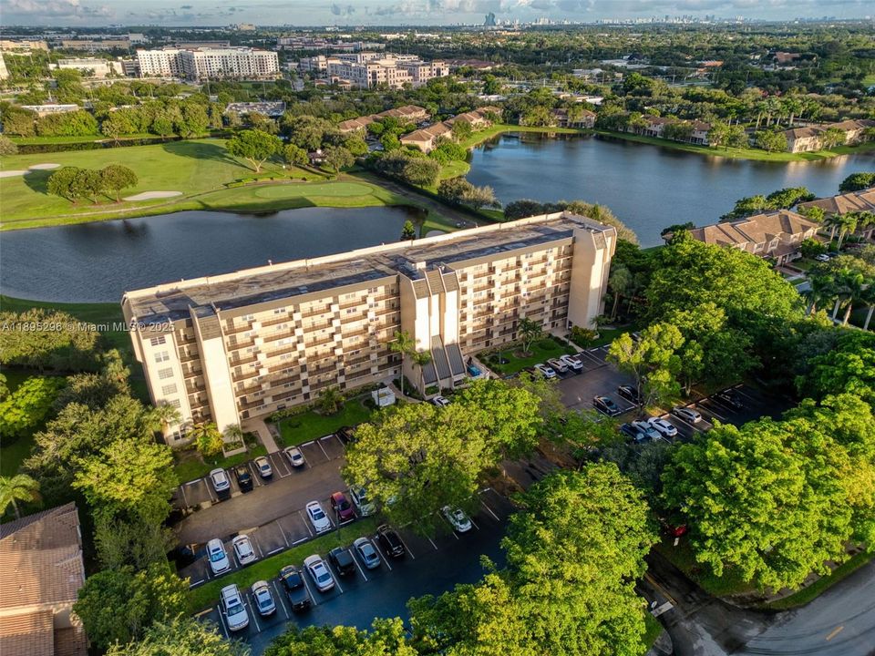 Active With Contract: $225,000 (2 beds, 2 baths, 1180 Square Feet)