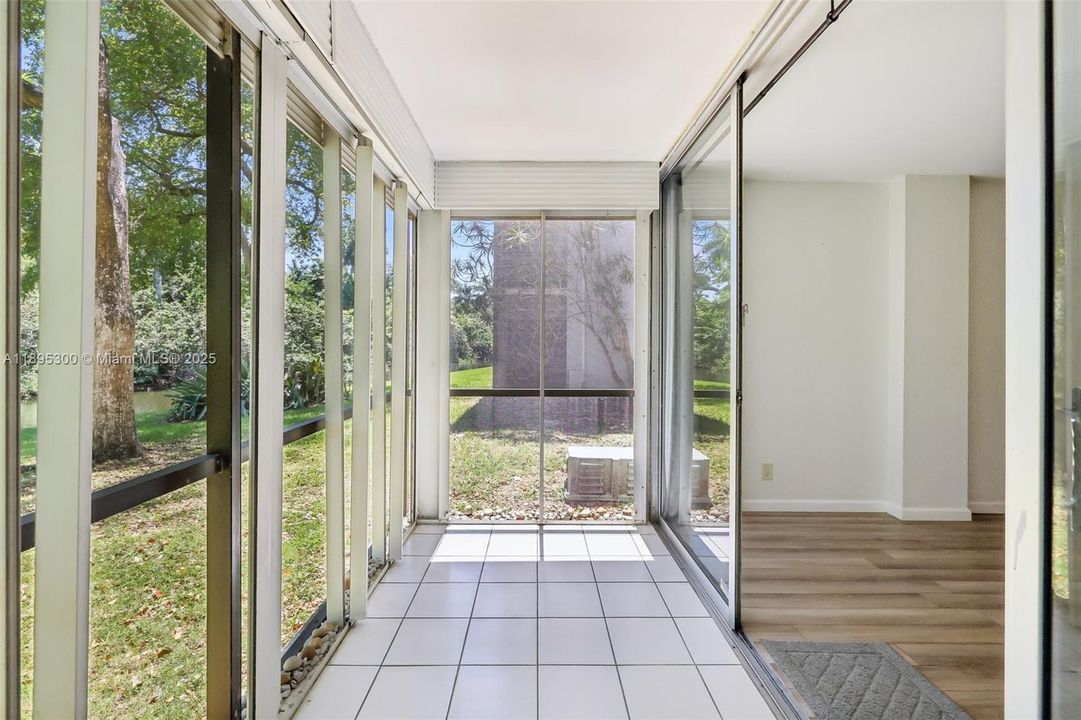 Active With Contract: $148,000 (1 beds, 1 baths, 750 Square Feet)