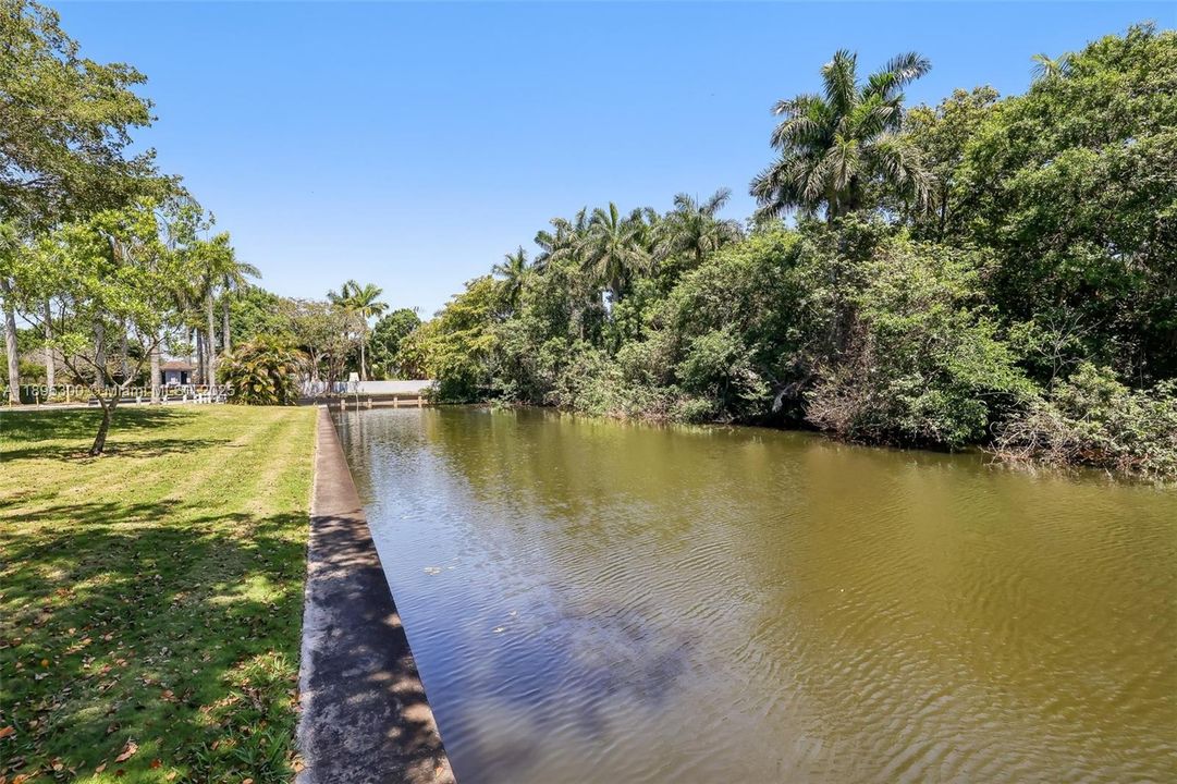 Active With Contract: $148,000 (1 beds, 1 baths, 750 Square Feet)