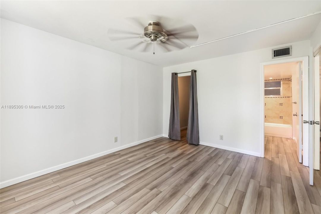 Active With Contract: $148,000 (1 beds, 1 baths, 750 Square Feet)