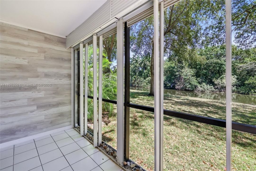 Active With Contract: $148,000 (1 beds, 1 baths, 750 Square Feet)