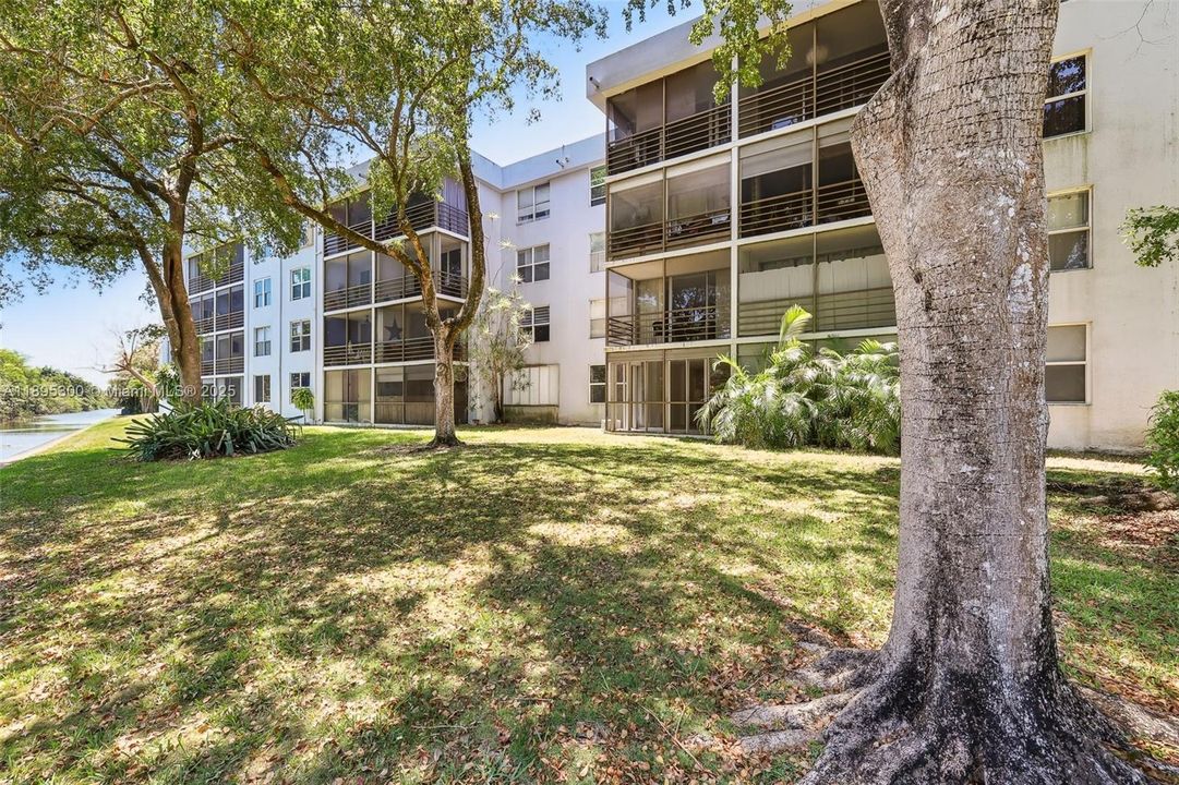 Active With Contract: $148,000 (1 beds, 1 baths, 750 Square Feet)