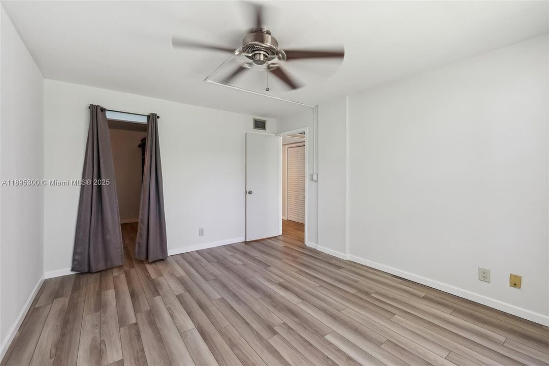 Active With Contract: $148,000 (1 beds, 1 baths, 750 Square Feet)