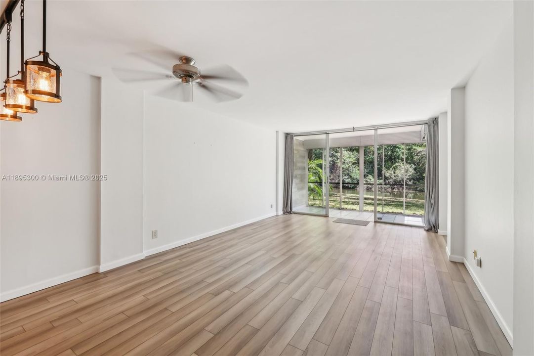 Active With Contract: $148,000 (1 beds, 1 baths, 750 Square Feet)