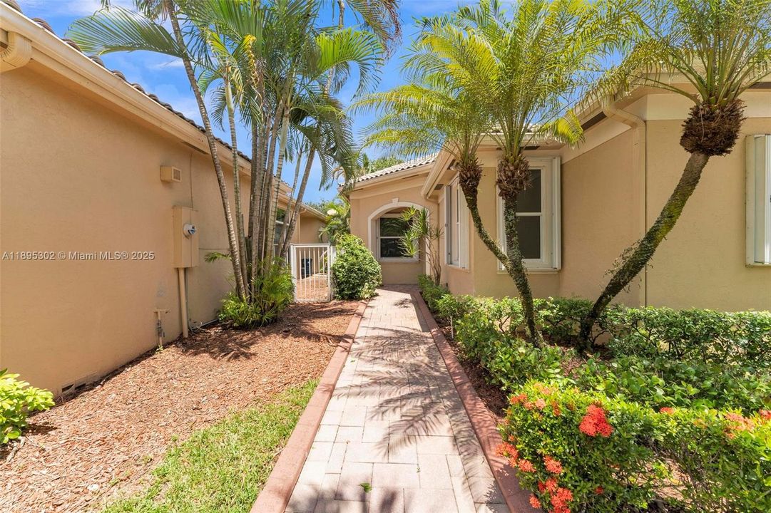 For Sale: $1,399,000 (4 beds, 3 baths, 2652 Square Feet)