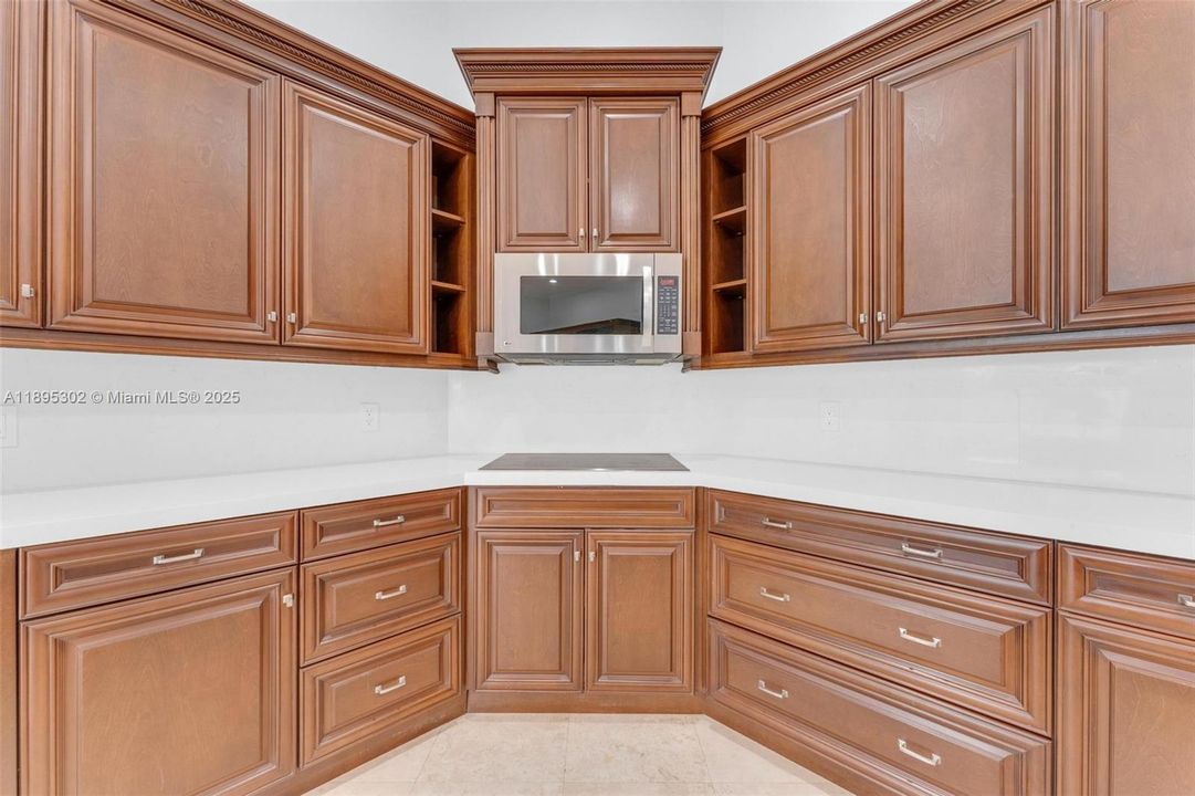 For Sale: $1,399,000 (4 beds, 3 baths, 2652 Square Feet)