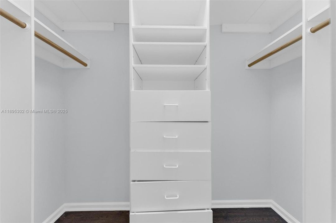 For Sale: $1,399,000 (4 beds, 3 baths, 2652 Square Feet)