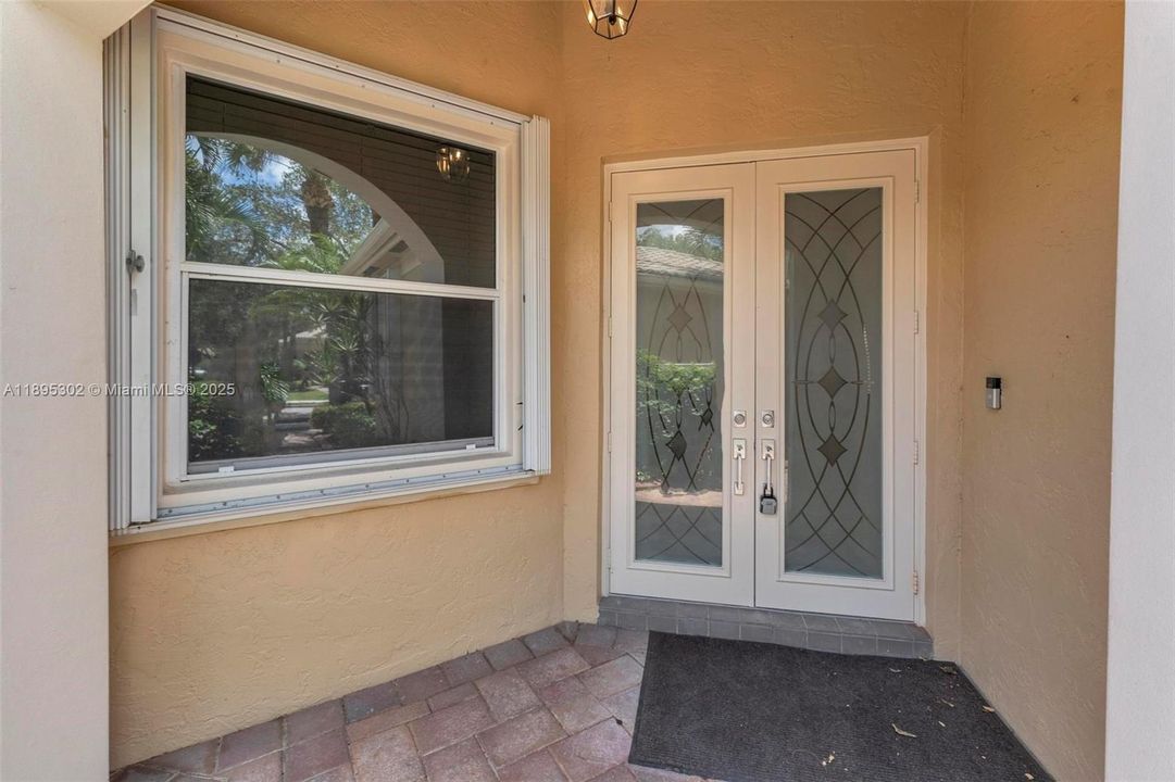 For Sale: $1,399,000 (4 beds, 3 baths, 2652 Square Feet)