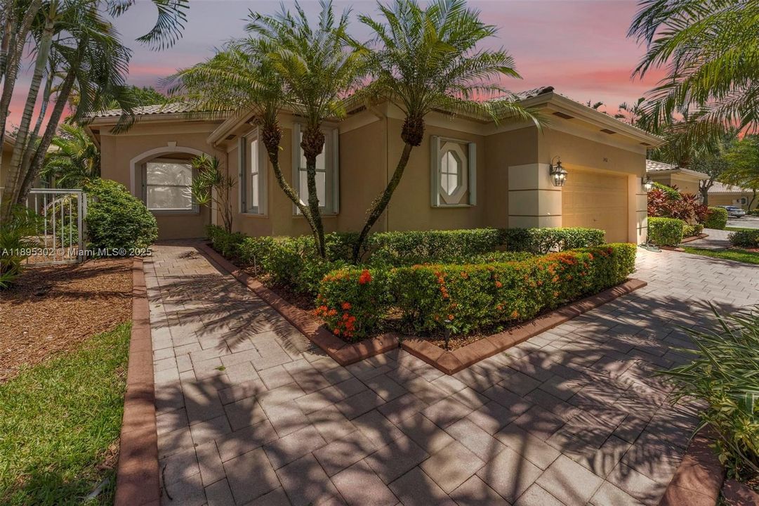 For Sale: $1,399,000 (4 beds, 3 baths, 2652 Square Feet)