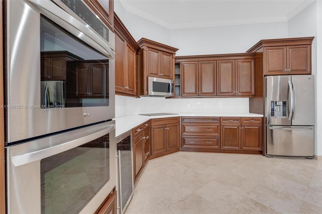 For Sale: $1,399,000 (4 beds, 3 baths, 2652 Square Feet)