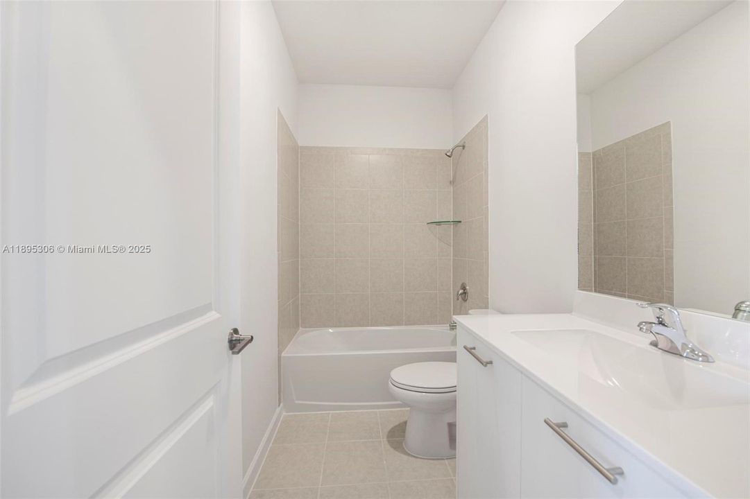 Active With Contract: $3,150 (3 beds, 2 baths, 1633 Square Feet)