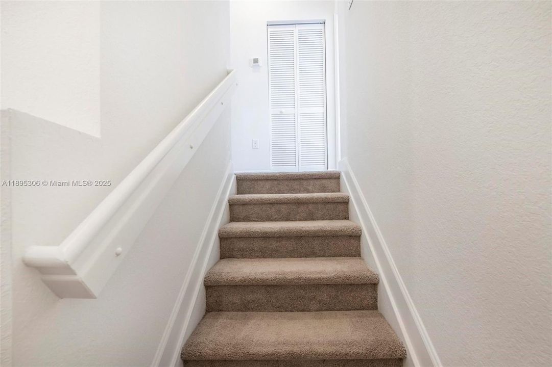 Active With Contract: $3,150 (3 beds, 2 baths, 1633 Square Feet)