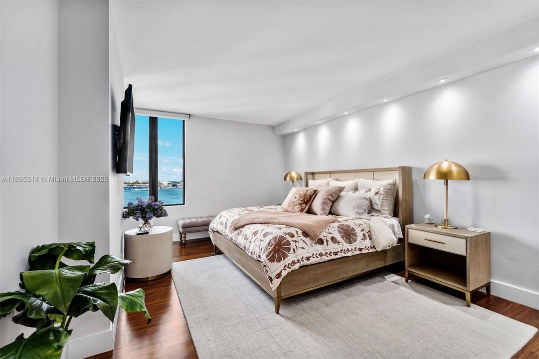 For Rent: $11,900 (3 beds, 3 baths, 1890 Square Feet)