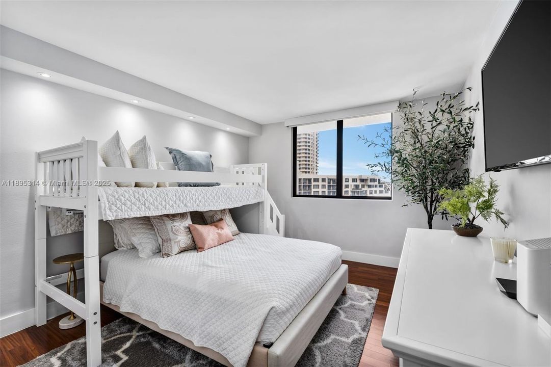 For Rent: $11,900 (3 beds, 3 baths, 1890 Square Feet)