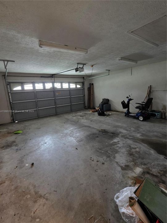 待售: $450,000 (3 贝兹, 2 浴室, 2051 平方英尺)