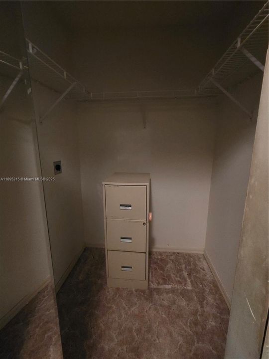 待售: $450,000 (3 贝兹, 2 浴室, 2051 平方英尺)