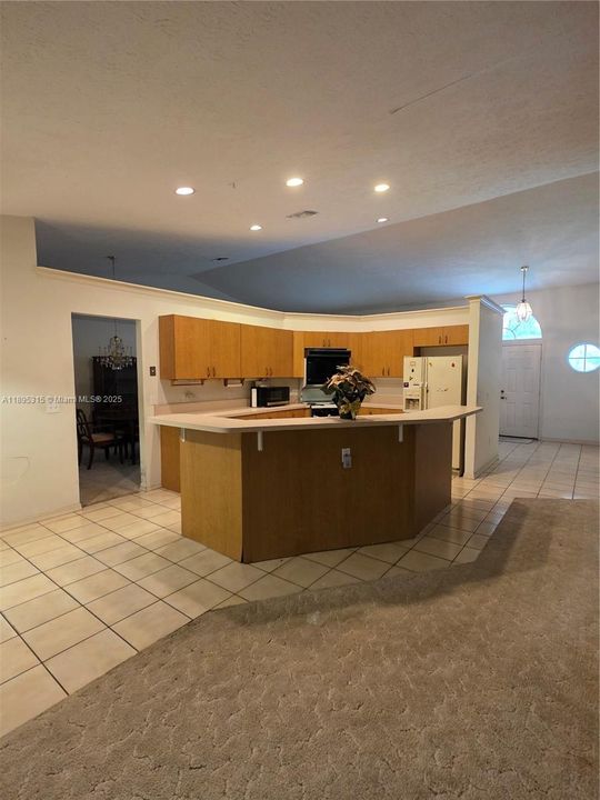 待售: $450,000 (3 贝兹, 2 浴室, 2051 平方英尺)