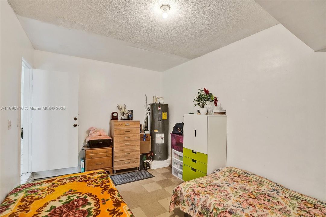 For Sale: $600,000 (3 beds, 3 baths, 1425 Square Feet)