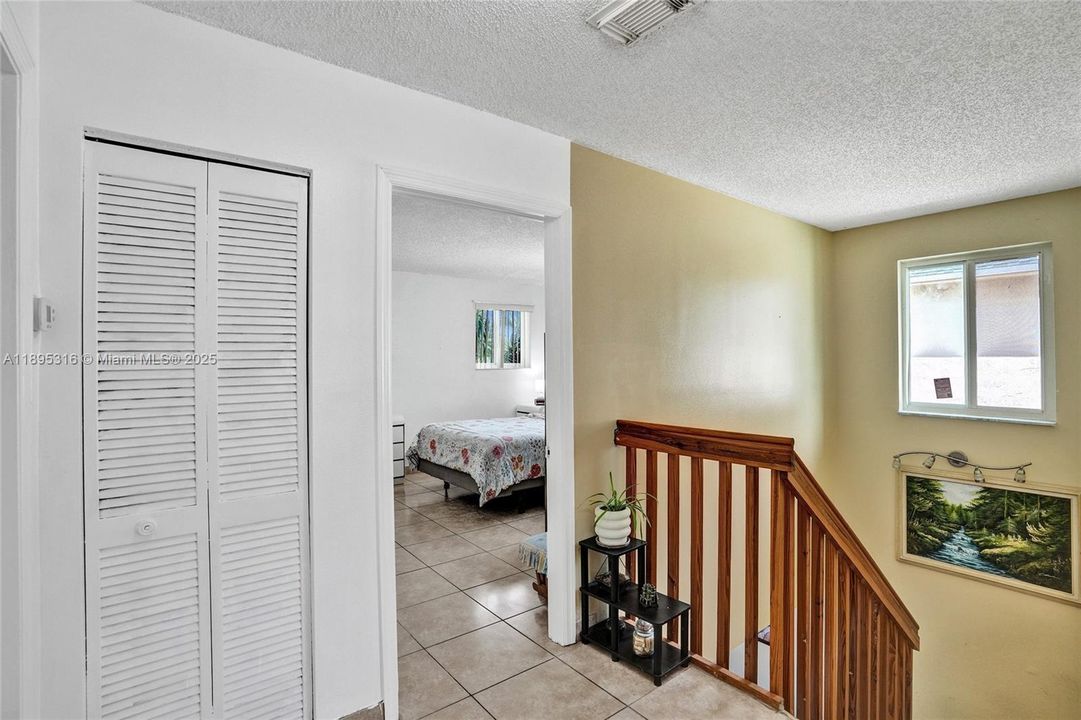 For Sale: $600,000 (3 beds, 3 baths, 1425 Square Feet)