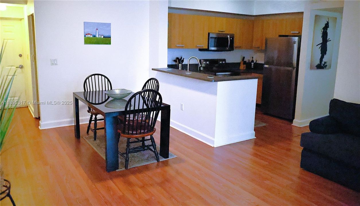 En Venta: $399,000 (2 camas, 1 baños, 1500 Pies cuadrados)