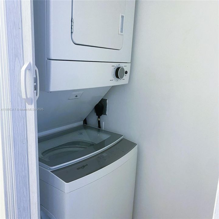 En Venta: $399,000 (2 camas, 1 baños, 1500 Pies cuadrados)