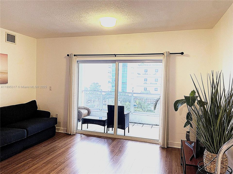 En Venta: $399,000 (2 camas, 1 baños, 1500 Pies cuadrados)