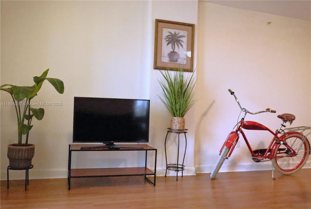 En Venta: $399,000 (2 camas, 1 baños, 1500 Pies cuadrados)