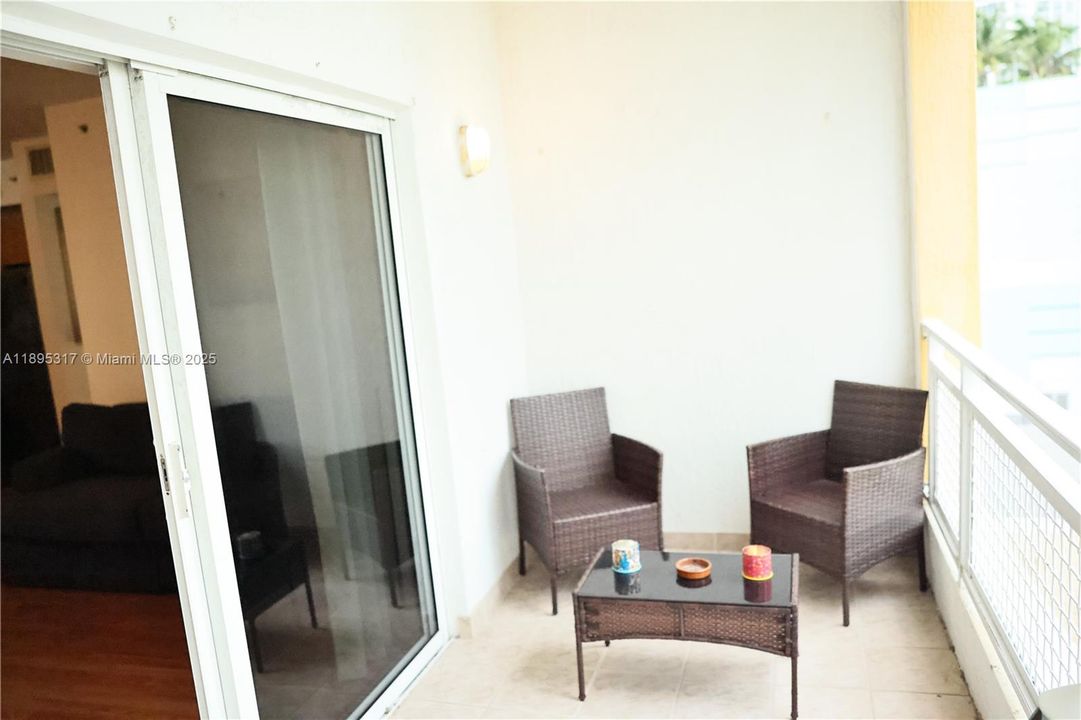 En Venta: $399,000 (2 camas, 1 baños, 1500 Pies cuadrados)