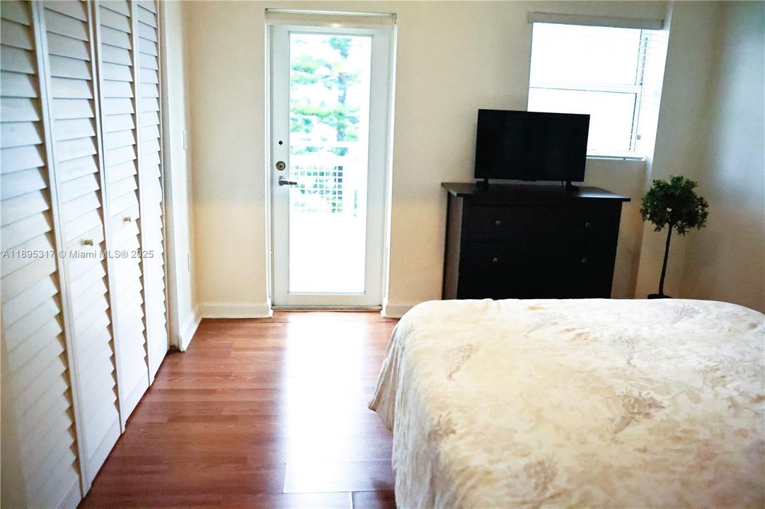 En Venta: $399,000 (2 camas, 1 baños, 1500 Pies cuadrados)