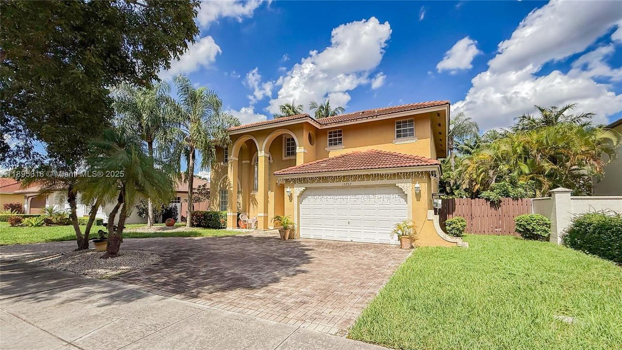 Active With Contract: $790,000 (5 beds, 3 baths, 2623 Square Feet)