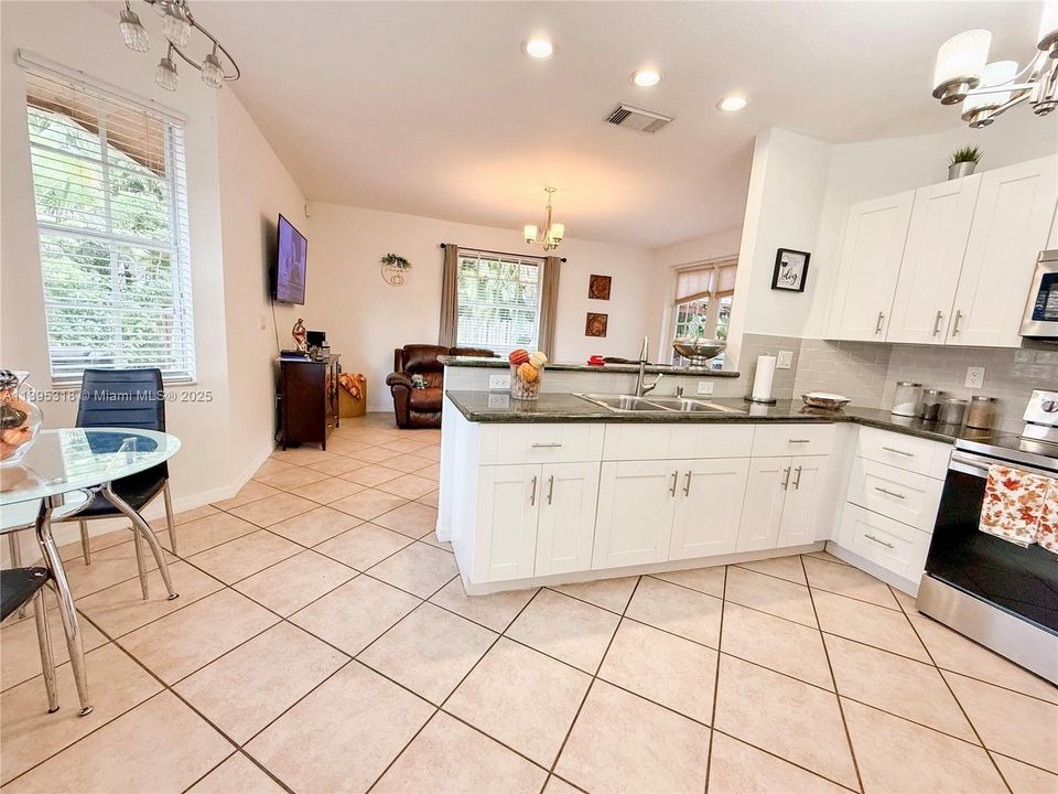 Active With Contract: $790,000 (5 beds, 3 baths, 2623 Square Feet)