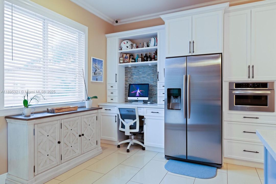 Active With Contract: $1,200,000 (4 beds, 3 baths, 2633 Square Feet)