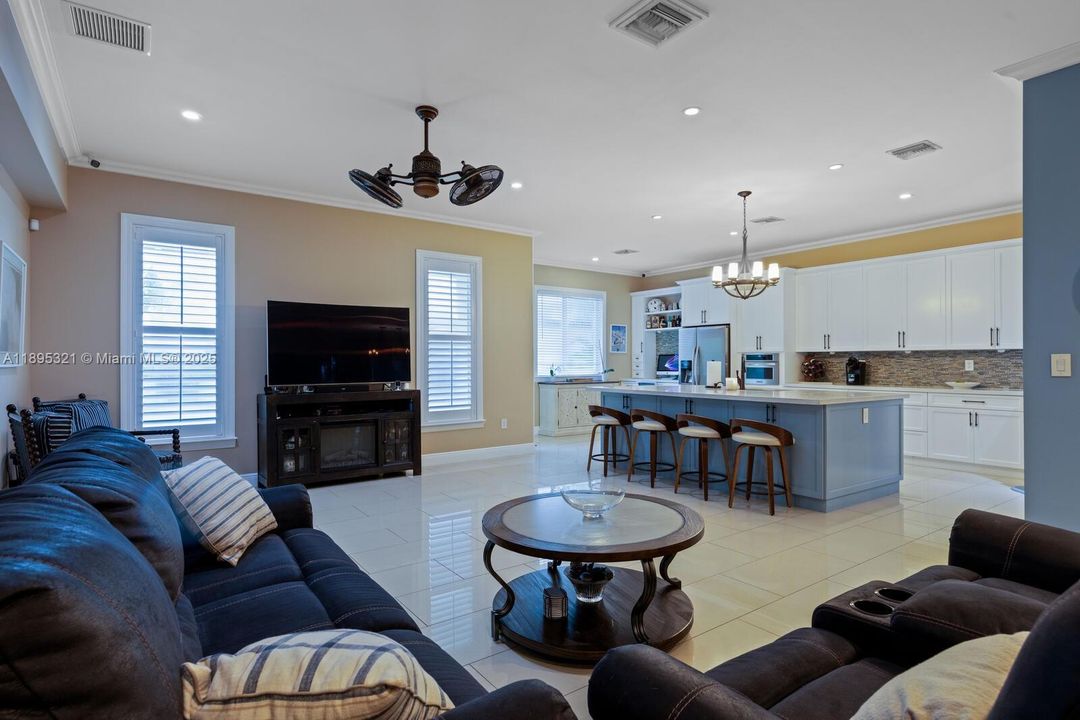 Active With Contract: $1,200,000 (4 beds, 3 baths, 2633 Square Feet)