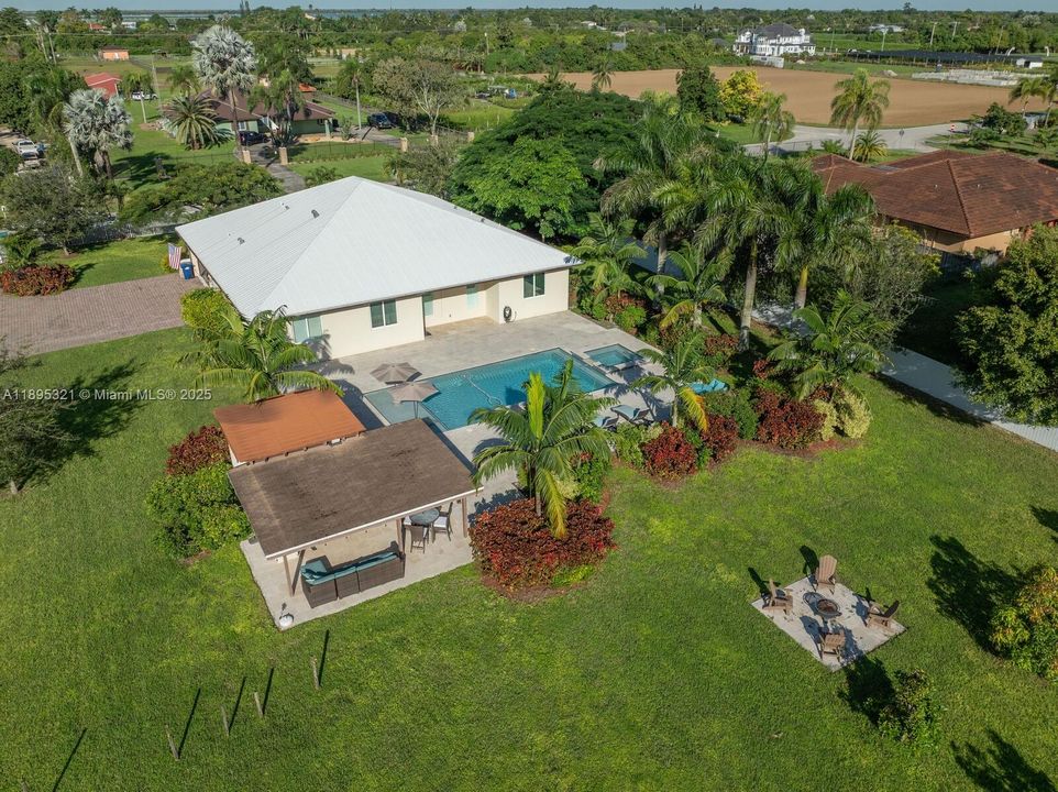 Active With Contract: $1,200,000 (4 beds, 3 baths, 2633 Square Feet)