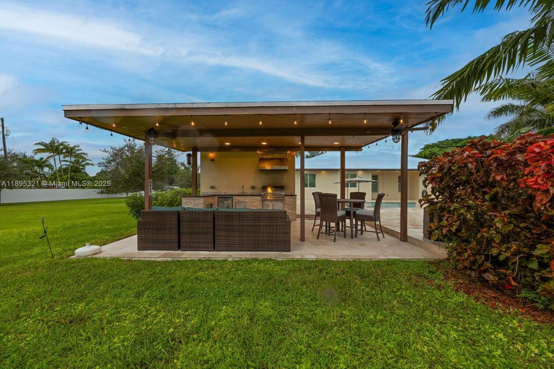 Active With Contract: $1,200,000 (4 beds, 3 baths, 2633 Square Feet)