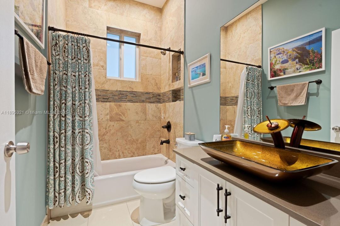 Active With Contract: $1,200,000 (4 beds, 3 baths, 2633 Square Feet)