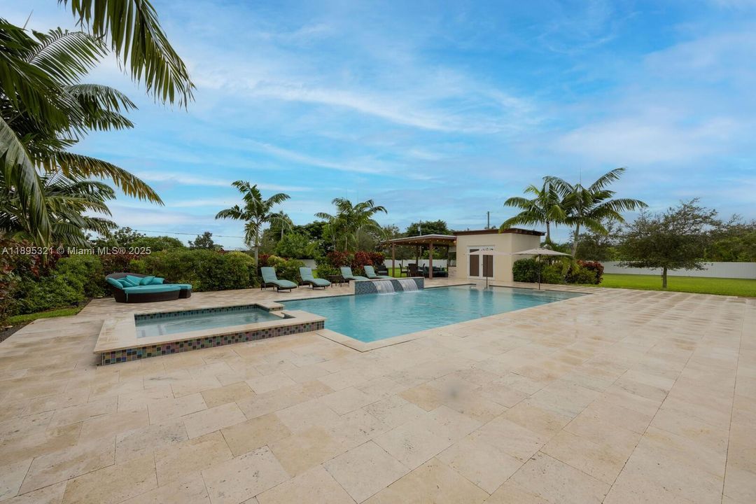 Active With Contract: $1,200,000 (4 beds, 3 baths, 2633 Square Feet)