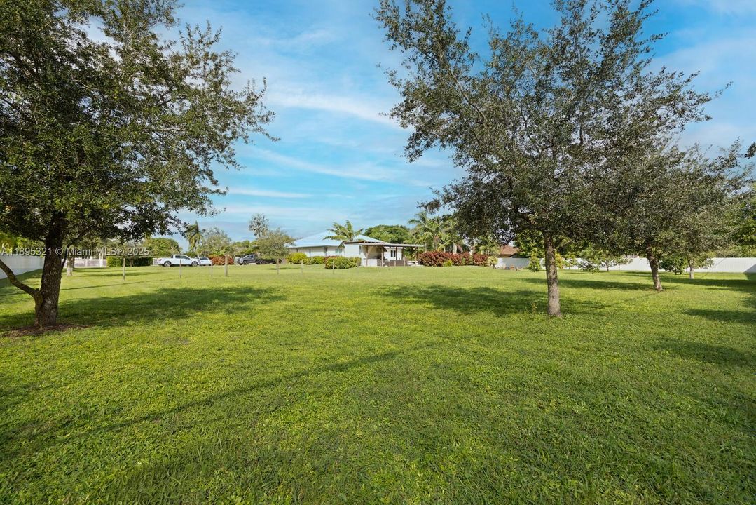 Active With Contract: $1,200,000 (4 beds, 3 baths, 2633 Square Feet)