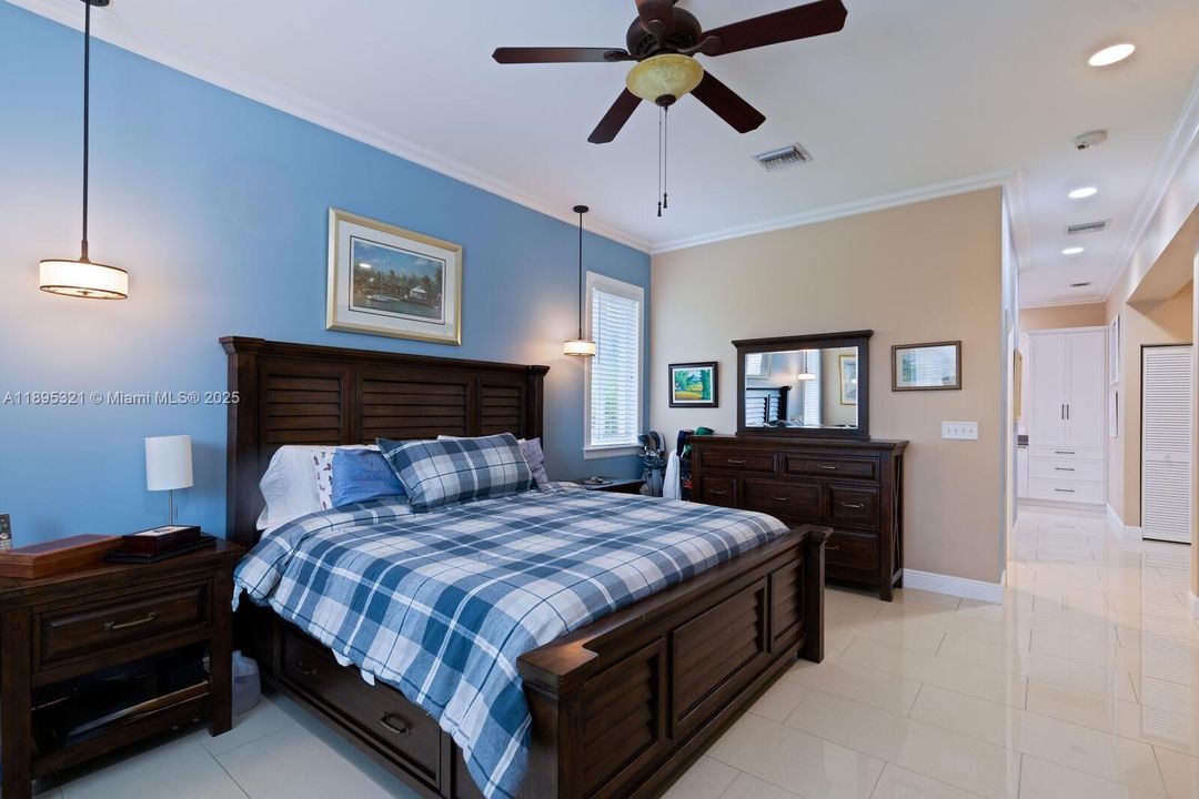 Active With Contract: $1,200,000 (4 beds, 3 baths, 2633 Square Feet)