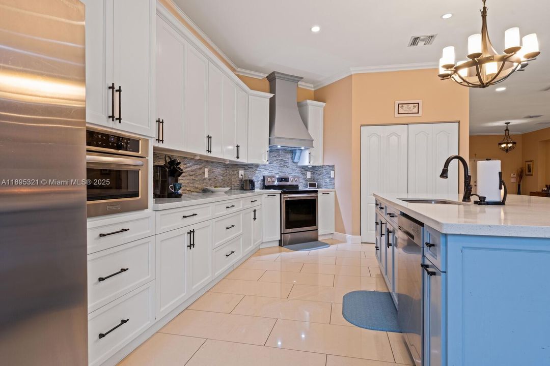 Active With Contract: $1,200,000 (4 beds, 3 baths, 2633 Square Feet)