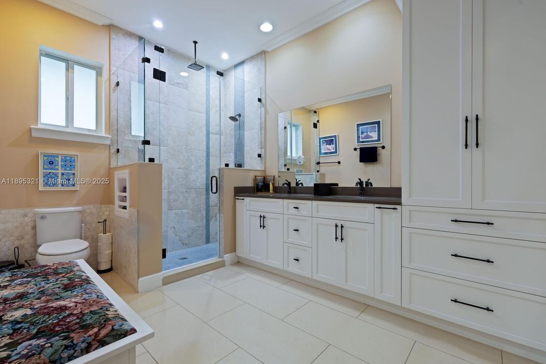 Active With Contract: $1,200,000 (4 beds, 3 baths, 2633 Square Feet)