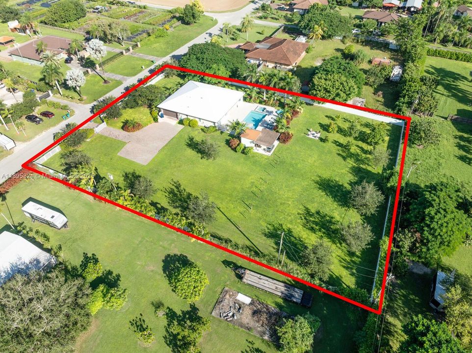 Active With Contract: $1,200,000 (4 beds, 3 baths, 2633 Square Feet)