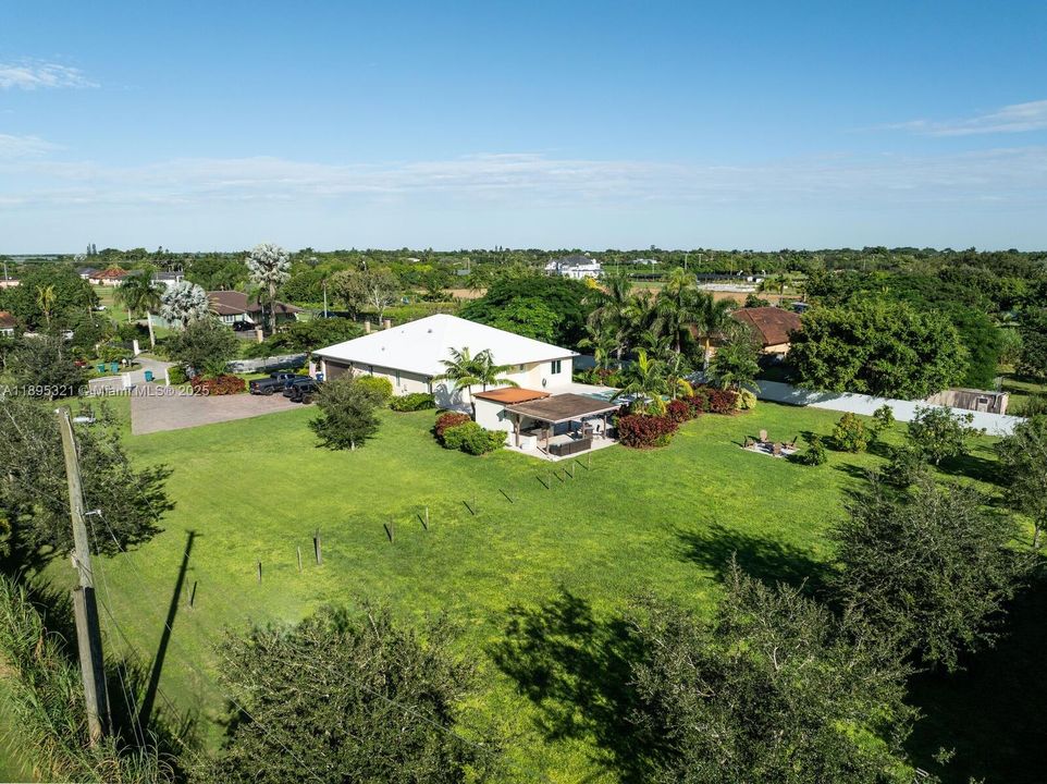 Active With Contract: $1,200,000 (4 beds, 3 baths, 2633 Square Feet)