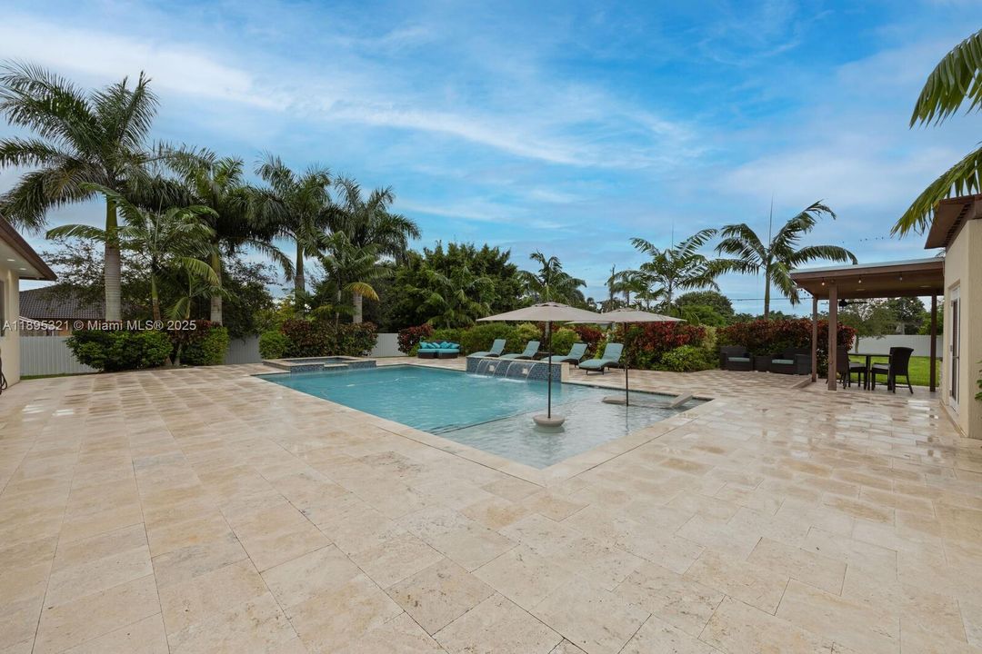 Active With Contract: $1,200,000 (4 beds, 3 baths, 2633 Square Feet)